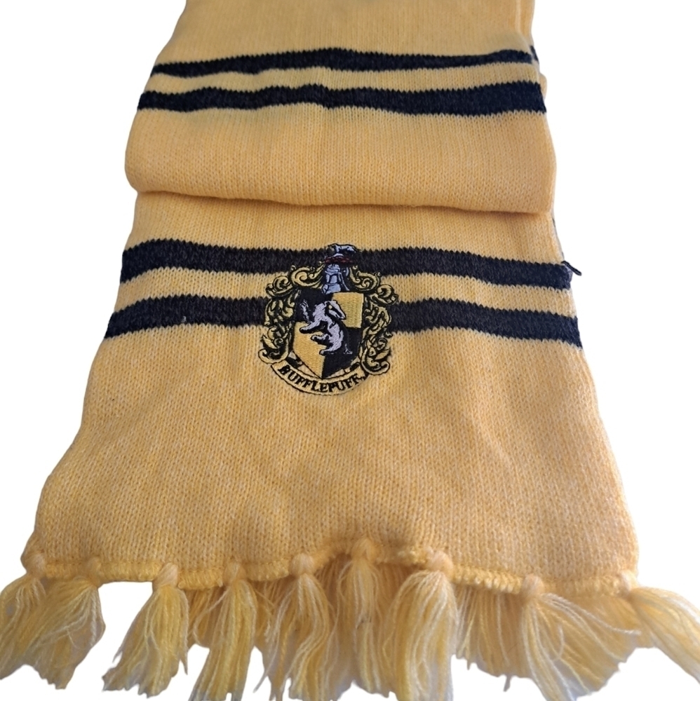 HARRY POTTER Hufflepuff scarf Yellow black stripe fringe coastal cozy long